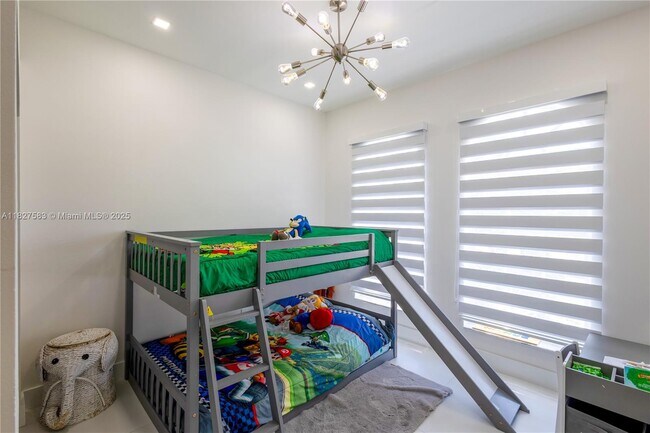 Building Photo - 649 SW 168th Way