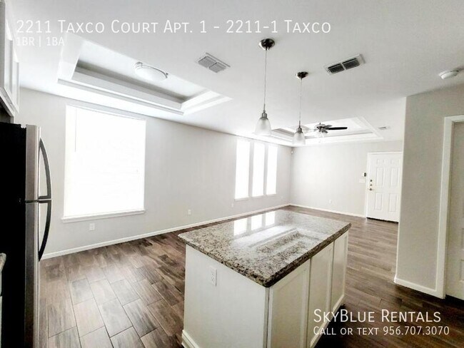 Building Photo - 2211 Taxco Ct