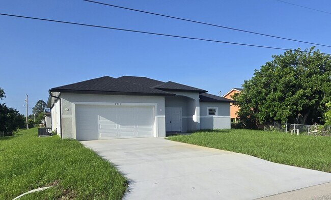 Building Photo - BRAND NEW CONSTRUCTION-LARGE CUSTOM 3/2/2 ...