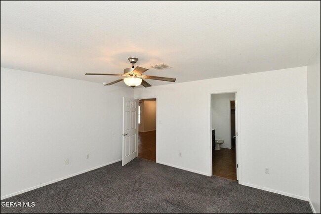 Building Photo - 1591 Hartsdale Dr