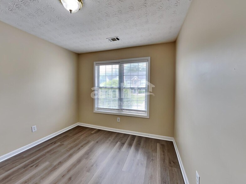 Building Photo - 881 Simon Park Cir