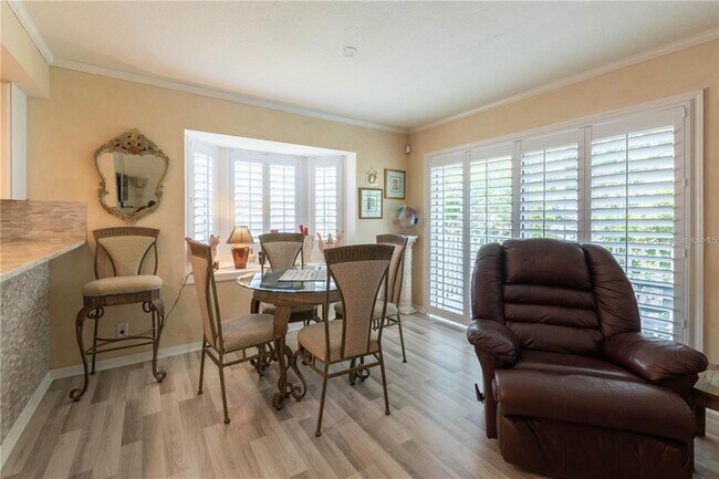 Building Photo - 987 Wellington Ct