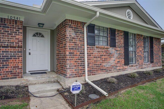 Building Photo - 10541 Cradlerock Dr