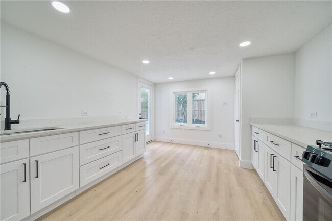 Building Photo - 7906 Duffield Ln