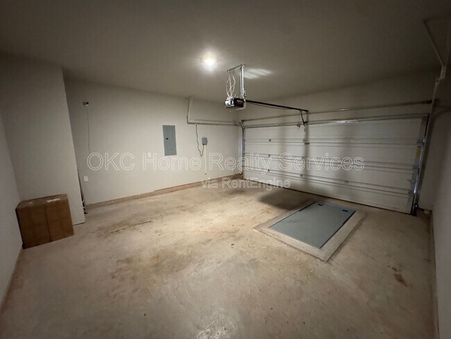 Building Photo - 2748 Alice Dr