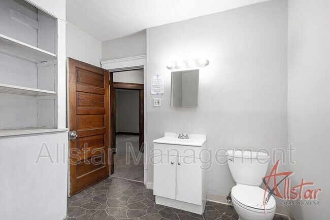 Building Photo - 2045 W 89th St