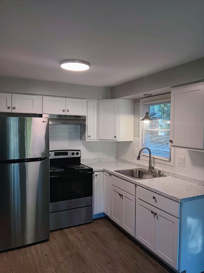 Building Photo - 95 Orpheum Ave