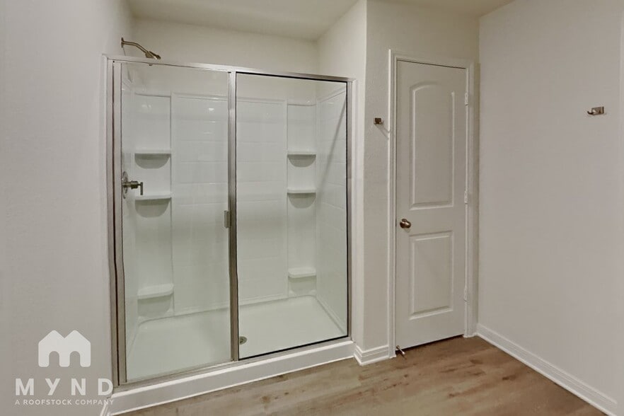 Building Photo - 526 A D Crain St