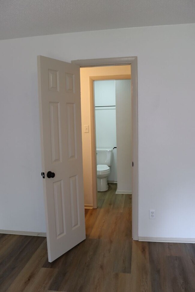 Building Photo - WaveHaus