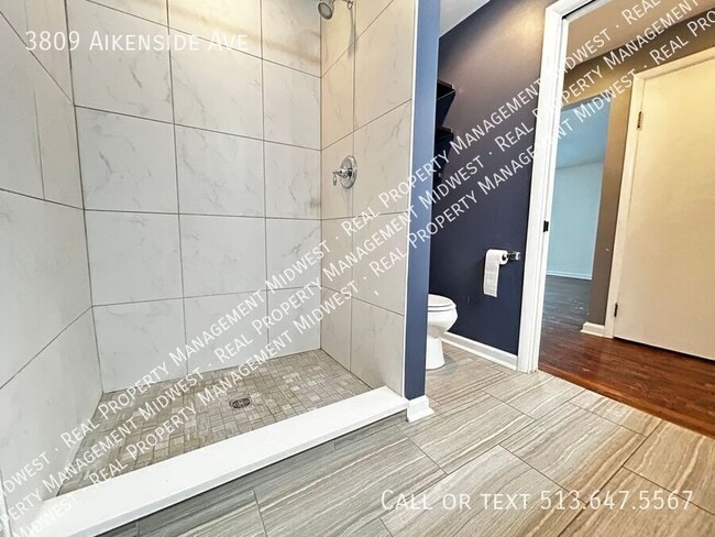 Building Photo - 3809 Aikenside Ave