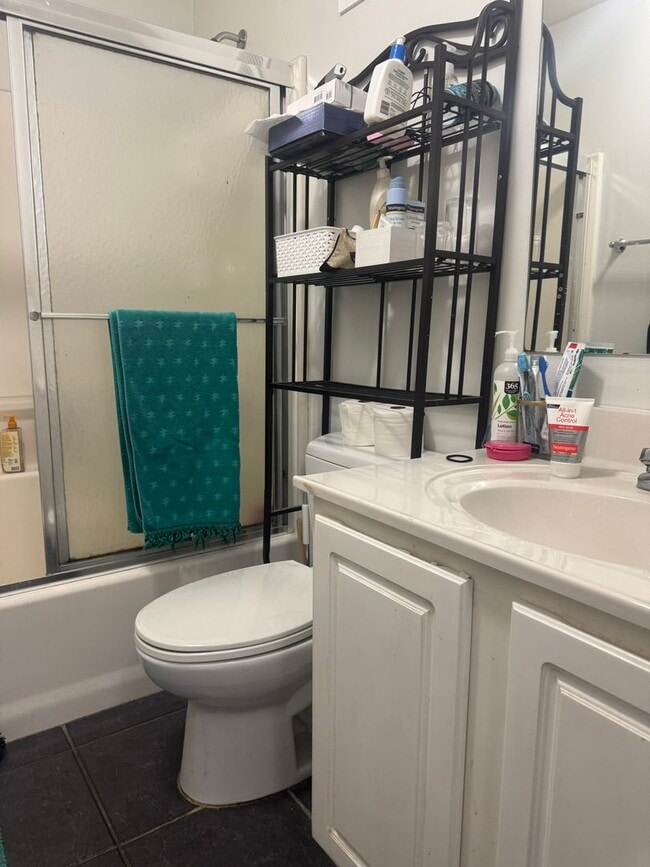 Building Photo - Renaissance II Condominiums: Available Fal...