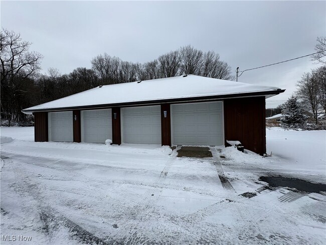 Building Photo - 6743 Hathaway Rd