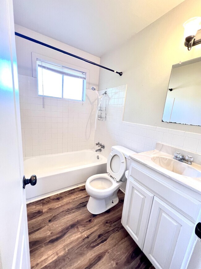 Building Photo - 2400 Buchanan St