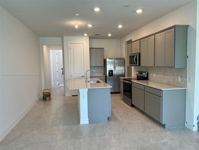Building Photo - 6121 Rancho Ln