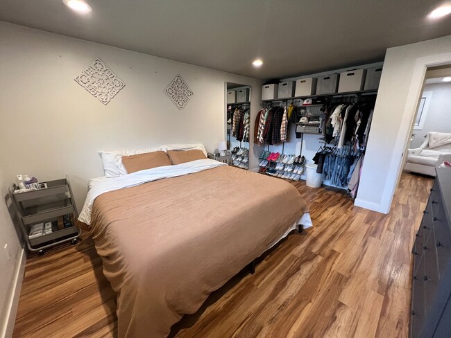 Building Photo - Remodeled 3 Bedroom Troutdale Home