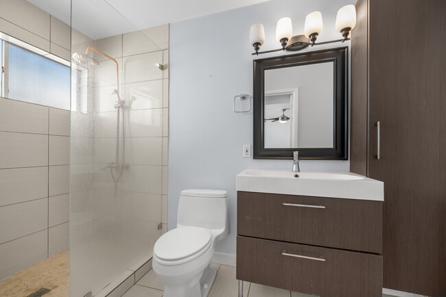 Building Photo - 309 Stratford St