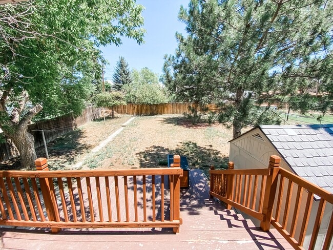 Building Photo - 5033 Pineridge Ave