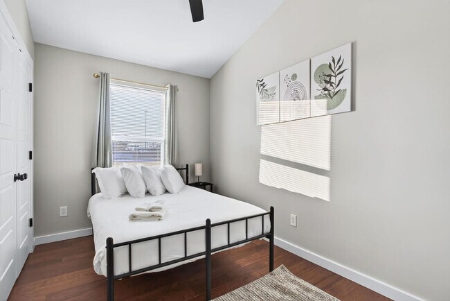 Building Photo - 518 Prospect St