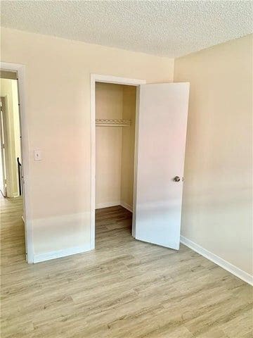 Building Photo - 680 Tennis Club Dr