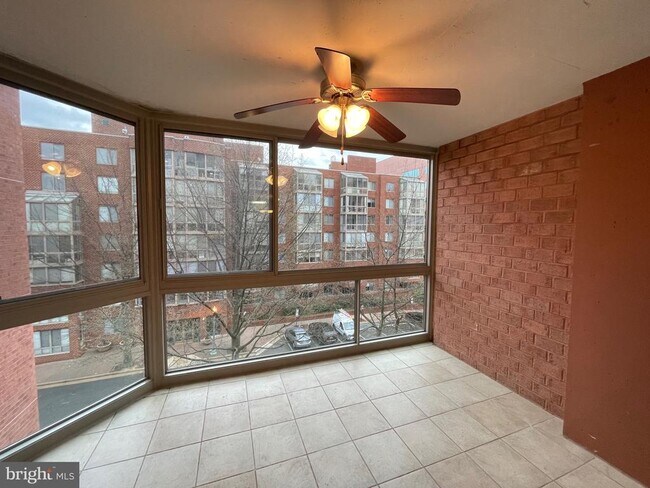 Building Photo - 1024 N Utah St