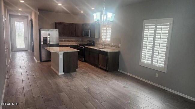 Building Photo - 12869 Woolstone Dr