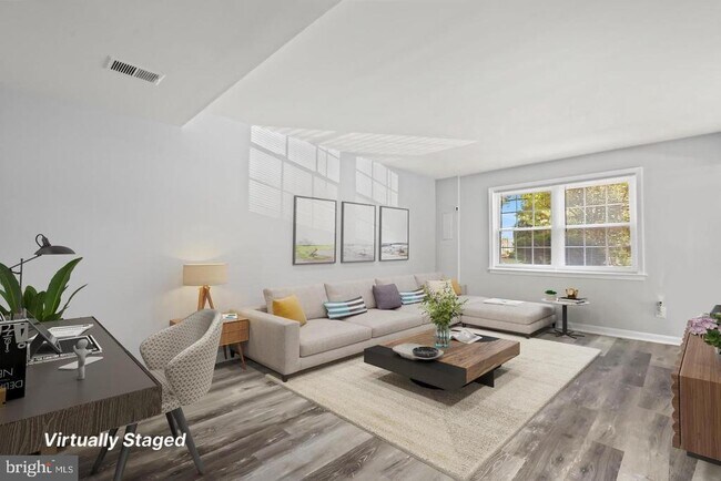 Building Photo - 9904 Hagel Cir