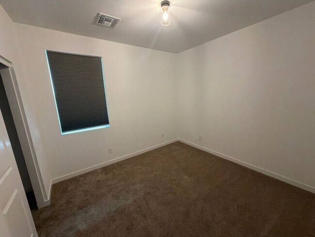 Building Photo - 17072 W Alice Ave