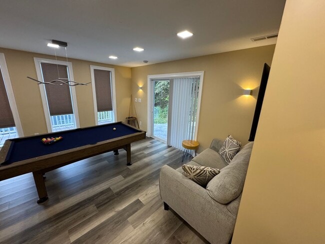 Building Photo - MOVE IN READY!!!!