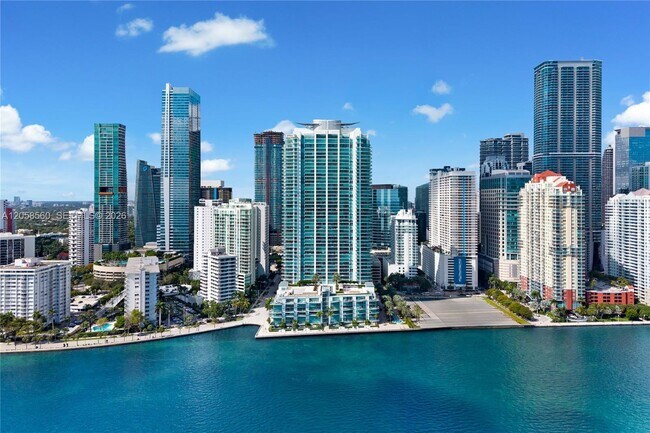 Building Photo - 1331 Brickell Bay Dr