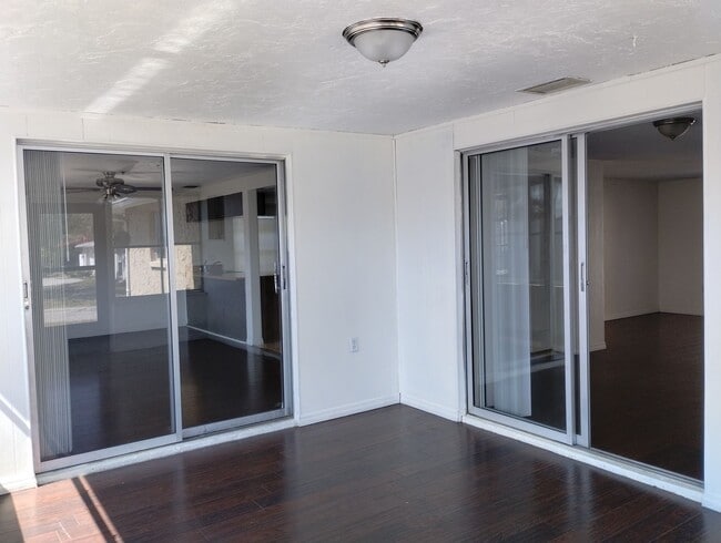 Building Photo - Charming 2BR / 2BA home with 1,455 sq ft of living space just minutes from the Gulf of America!