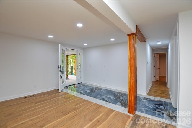 Building Photo - 5821 Hornet Dr