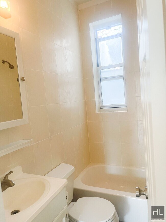 Building Photo - 43 STREET