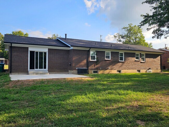 Building Photo - 395 W Crocus Dr