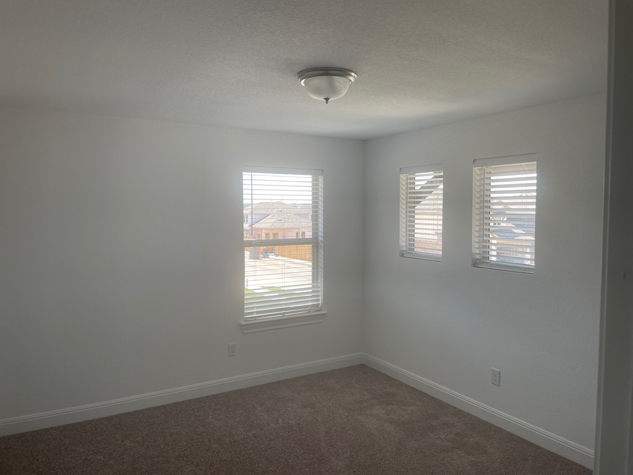 Building Photo - 300 Staunton Dr