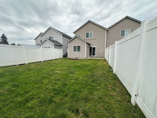 Building Photo - S0476