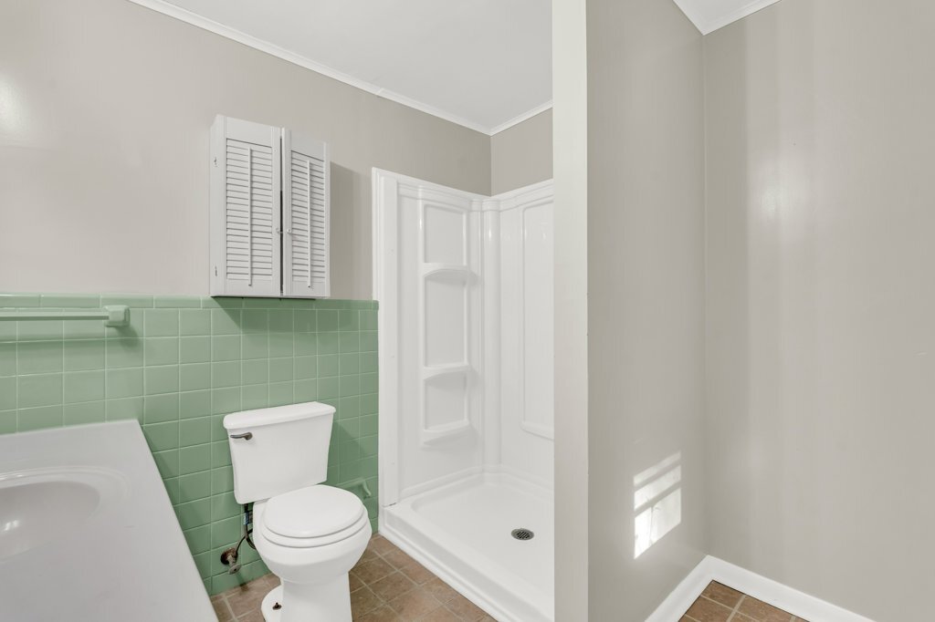 Building Photo - 222 Carr Rd