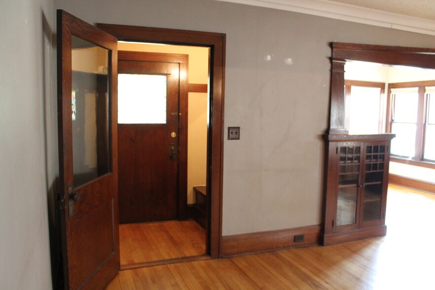 Building Photo - 3810 Lyndale Ave S