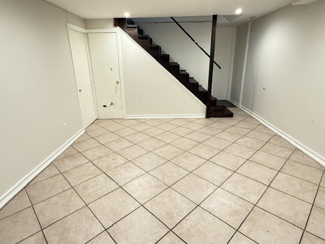 Building Photo - 74 Village Ln