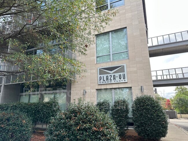 Building Photo - 2116 McClintock Rd