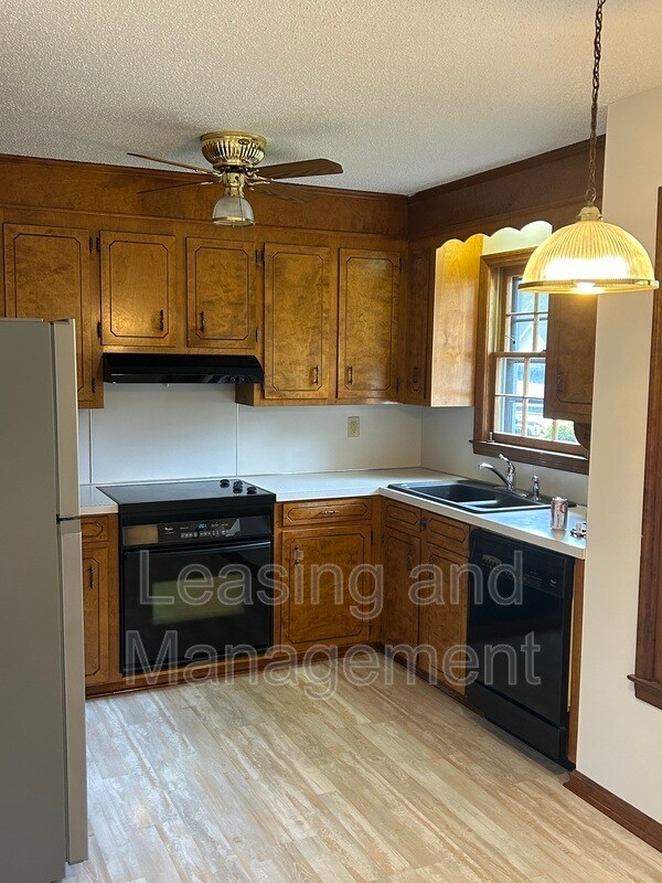 Building Photo - 7744 Rosin Dr