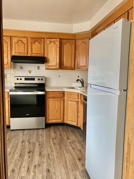 Building Photo - 1345 S Mannheim Rd