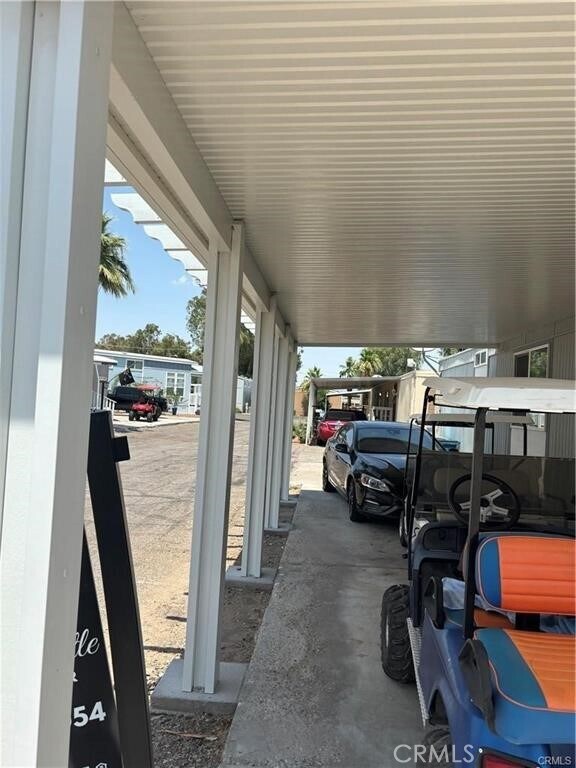 Building Photo - 670 Channel Way