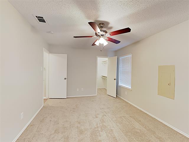 Building Photo - 4931 Darrow Ln