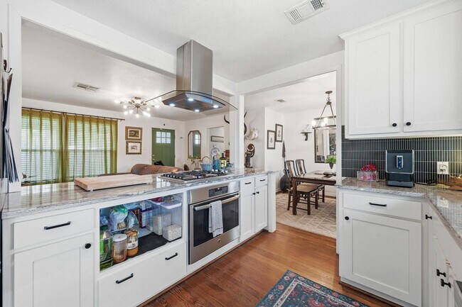 Building Photo - Charming 3/2/2 in Midway Hollow Coming Soon