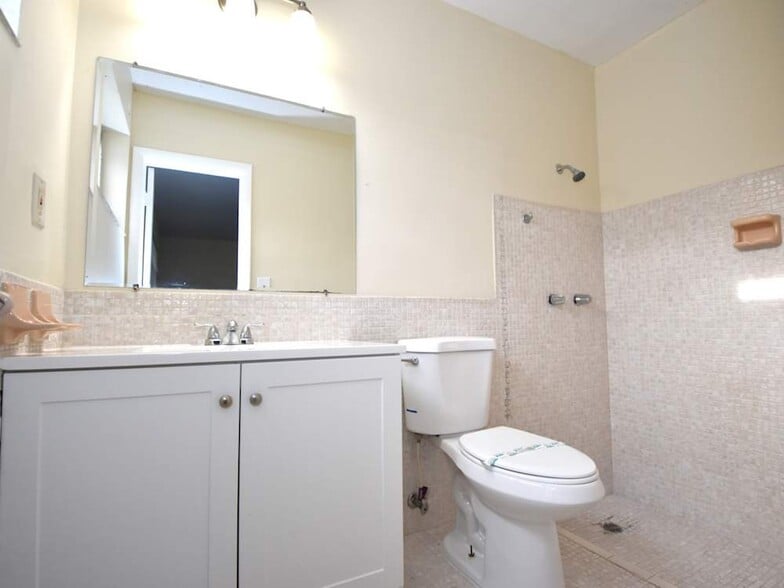 Building Photo - 7630 Coral Blvd