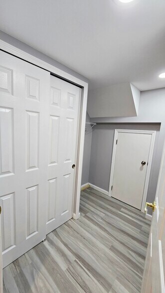 Building Photo - 4414 Crosland Rd