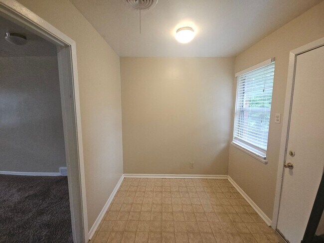 Building Photo - Cozy 2 bedroom 1 bathroom house with 1 car garage in North Richland Hills