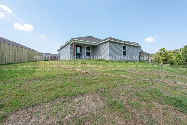 Building Photo - 1151 E Sparrow Cir
