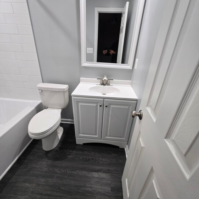 Building Photo - 13906 Ascott Dr