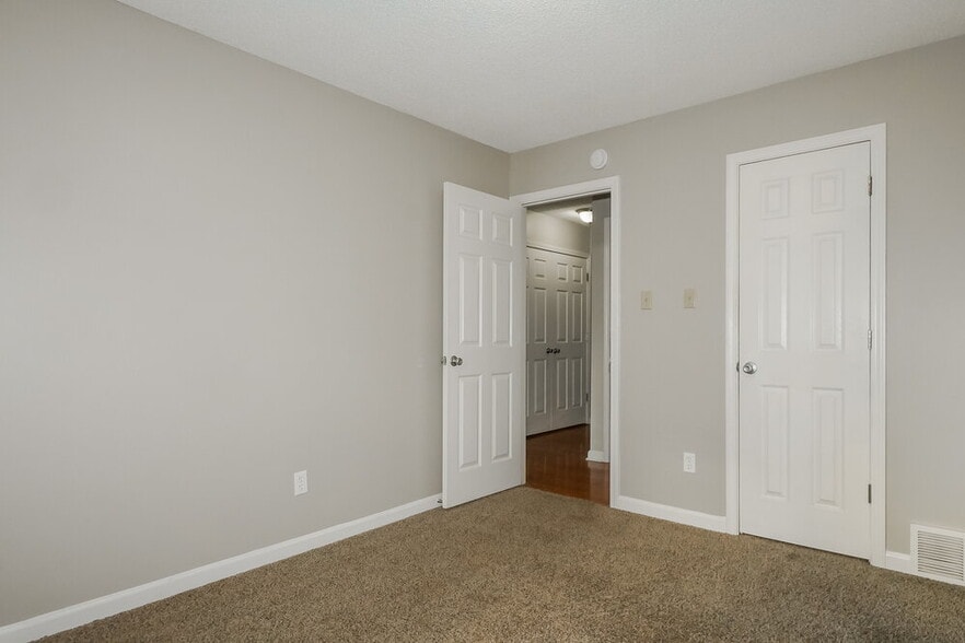 Building Photo - 7576 Dexter Run Cir